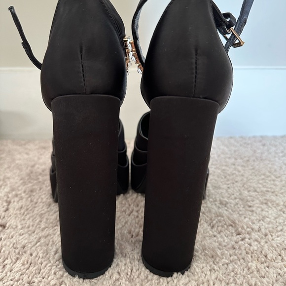 BNWOT Womens Platform Chunky High Block Heels Ankle Strap Buckles (7) - Picture 8 of 11